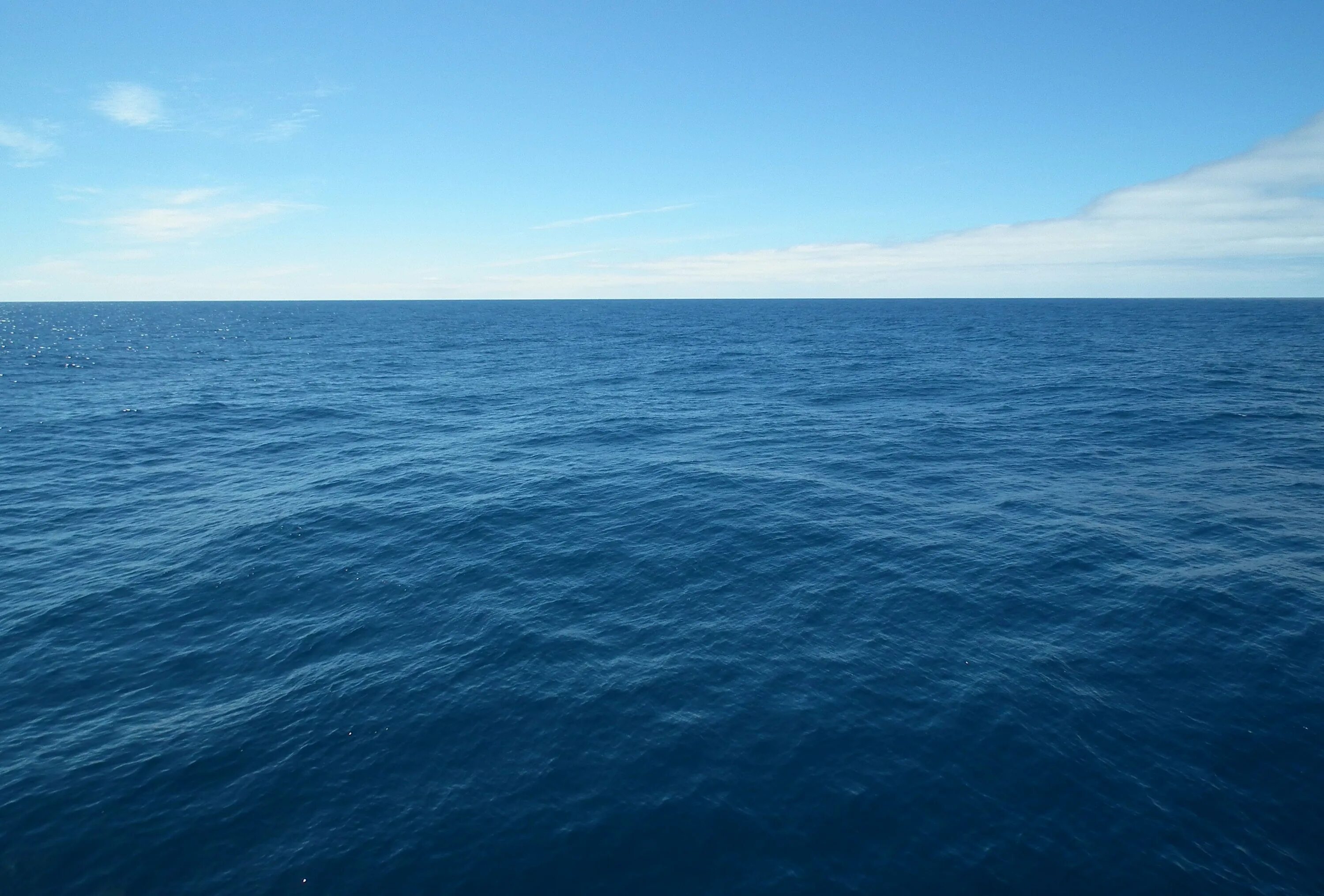 Безбрежное море. Водная гладь. Тихий океан. Тихий океан вода. Тихий океан цвет воды.