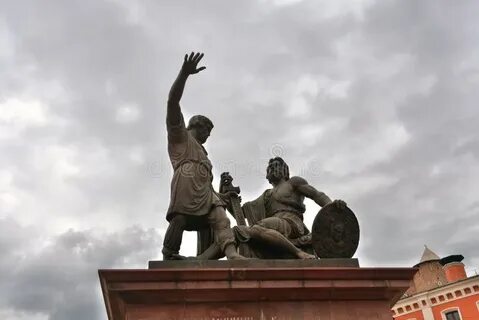 Кремль памятник минину и пожарскому