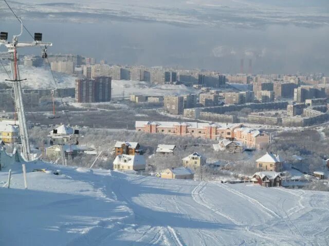 Масштаб мурманск. Огни мурманска горнолыжный склон. горнолыжный центр огни мурманска, мурманск. южный склон мурманск. огни мурманска лыжи.