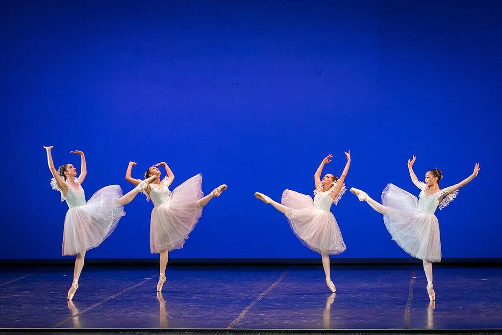 Залиев балет. Какой балет лучше. Какой балет лучше. Какой балет лучше. Балетмейстеры лебединое озеро в большом театре.
