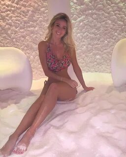 Дилетта Леотта - известная итальянская журналистка и телеведущая.