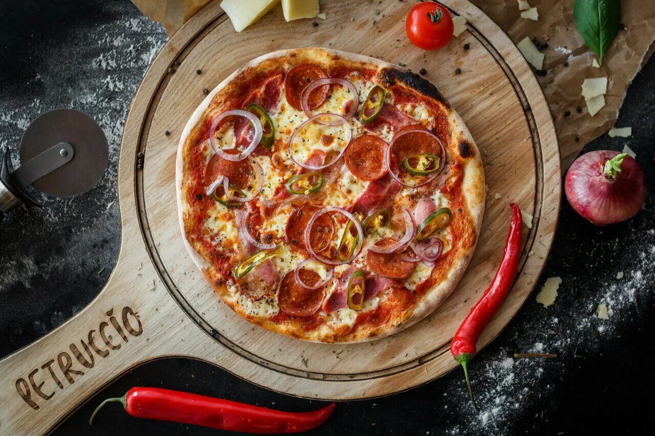 Меню пиццы пермь. Petruccio pasta pizza. петручио пермь пицца. пицца дьявола. diavola пицца.