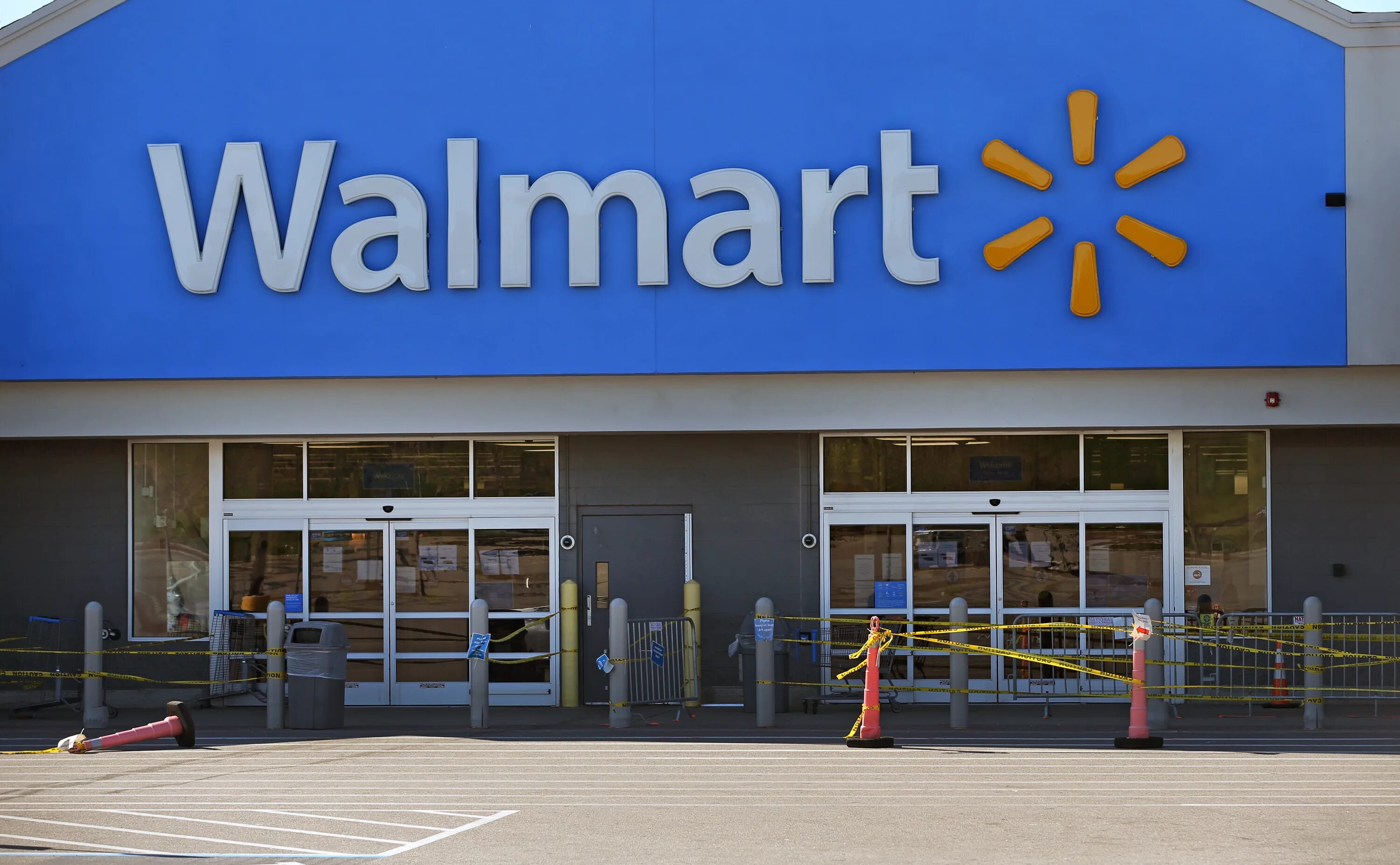 Wal mart. Волмарт. walmart штаб квартира. walmart в германии. walmart внутри.