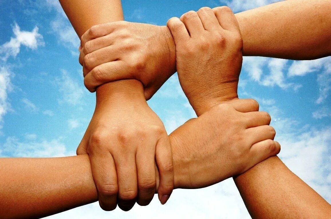 Дружные друзья. Детская дружба. Дружба руки. Счастливая жизнь картинки. Каст сериала друзья.