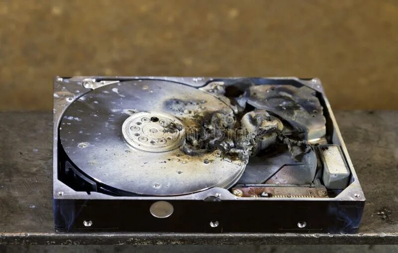 Сгорел жесткий. Жесткий диск взорвался. Горелый жесткий диск. Взорванный жесткий диск. Убитый жесткий диск.