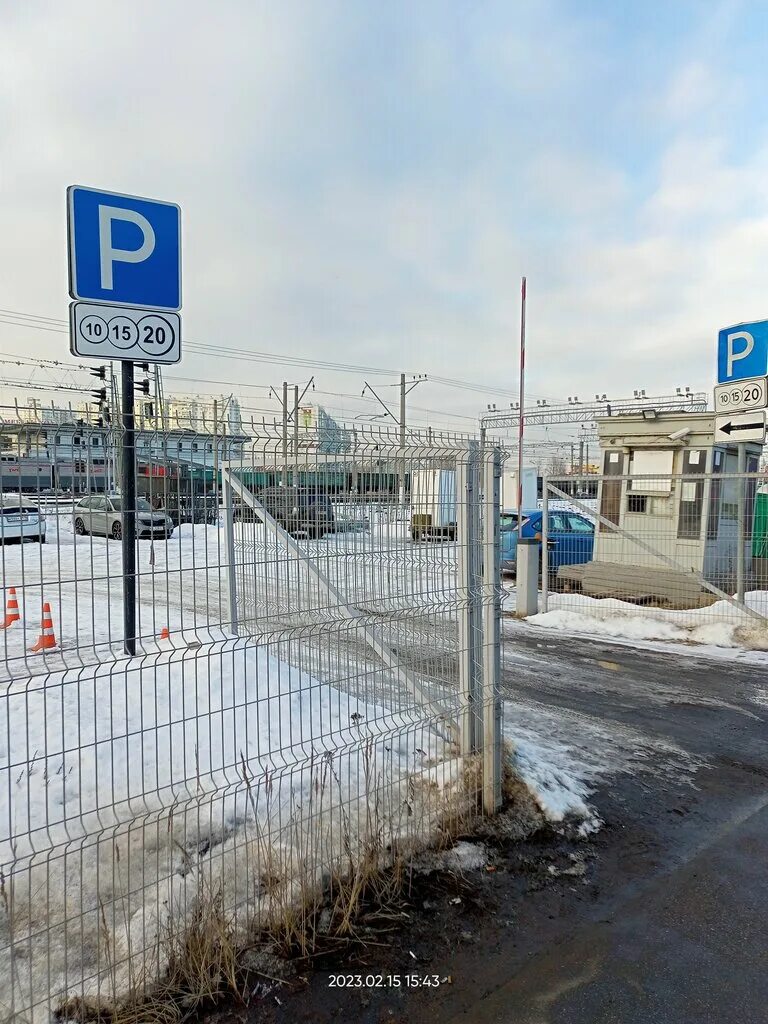 Охраняемая круглосуточная парковка. Угрешская улица дома с паркингом. Охраняемая круглосуточная парковка. Парковка автомобиля. Охраняемая стоянка платная.