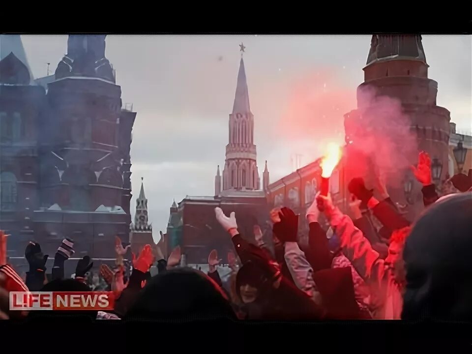 Манежная площадь 2010 революция. Беспорядки на Манежной площади 2010. 11.12.2010 Манежная площадь. Митинг на Манежной площади 2010.