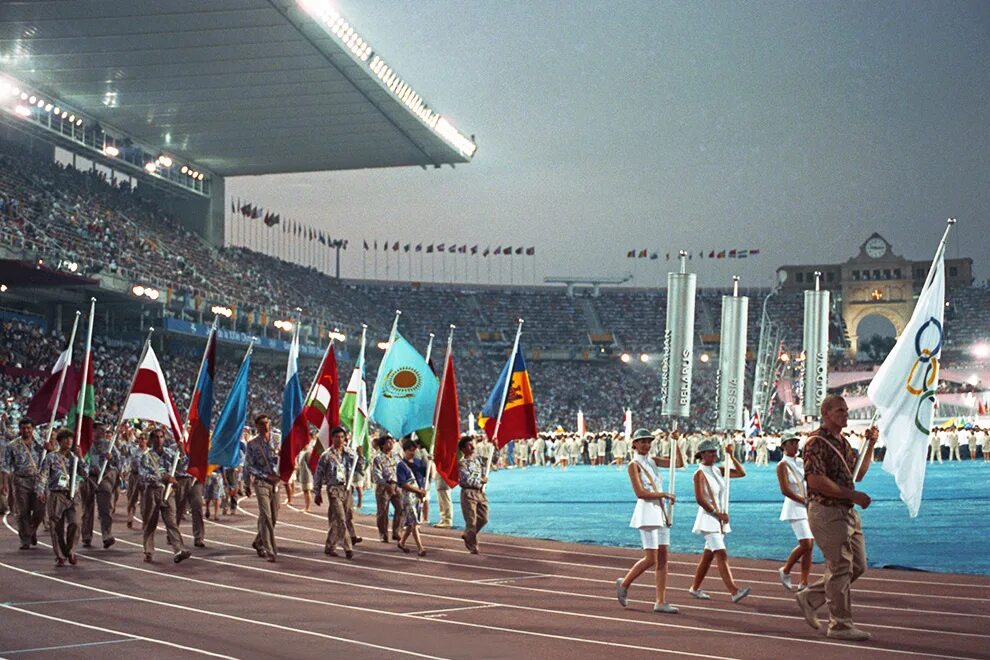 Испания летние олимпийские игры. Олимпийская сборная Барселона 1992. ОИ В Барселоне 1992. Олимпийские игры в Барселоне 1992.