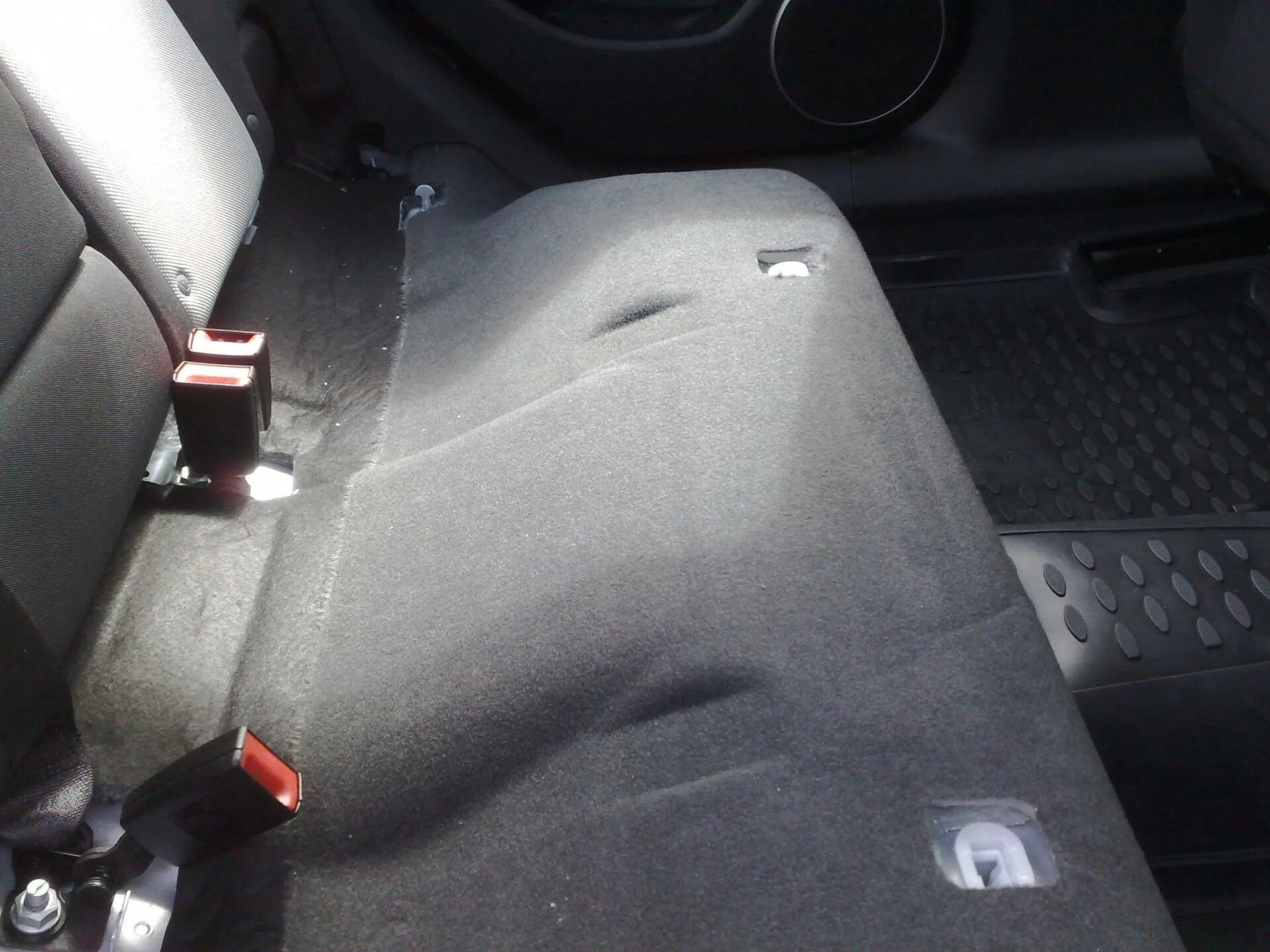 Как снимается заднее. Крепление нижнее isofix авео т250. снять заднее сиденье шевроле лачетти хэтчбек 2011 года. крепление сиденья шевроле круз. chevrolet cruze снятие задней сидушки.