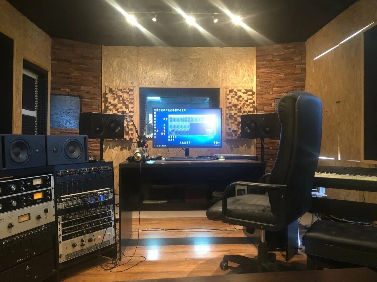 ресторан библиотека курск. курск запольная улица 60а лиса. студия курск. мастерские и студии в курске. трактир москва курск.