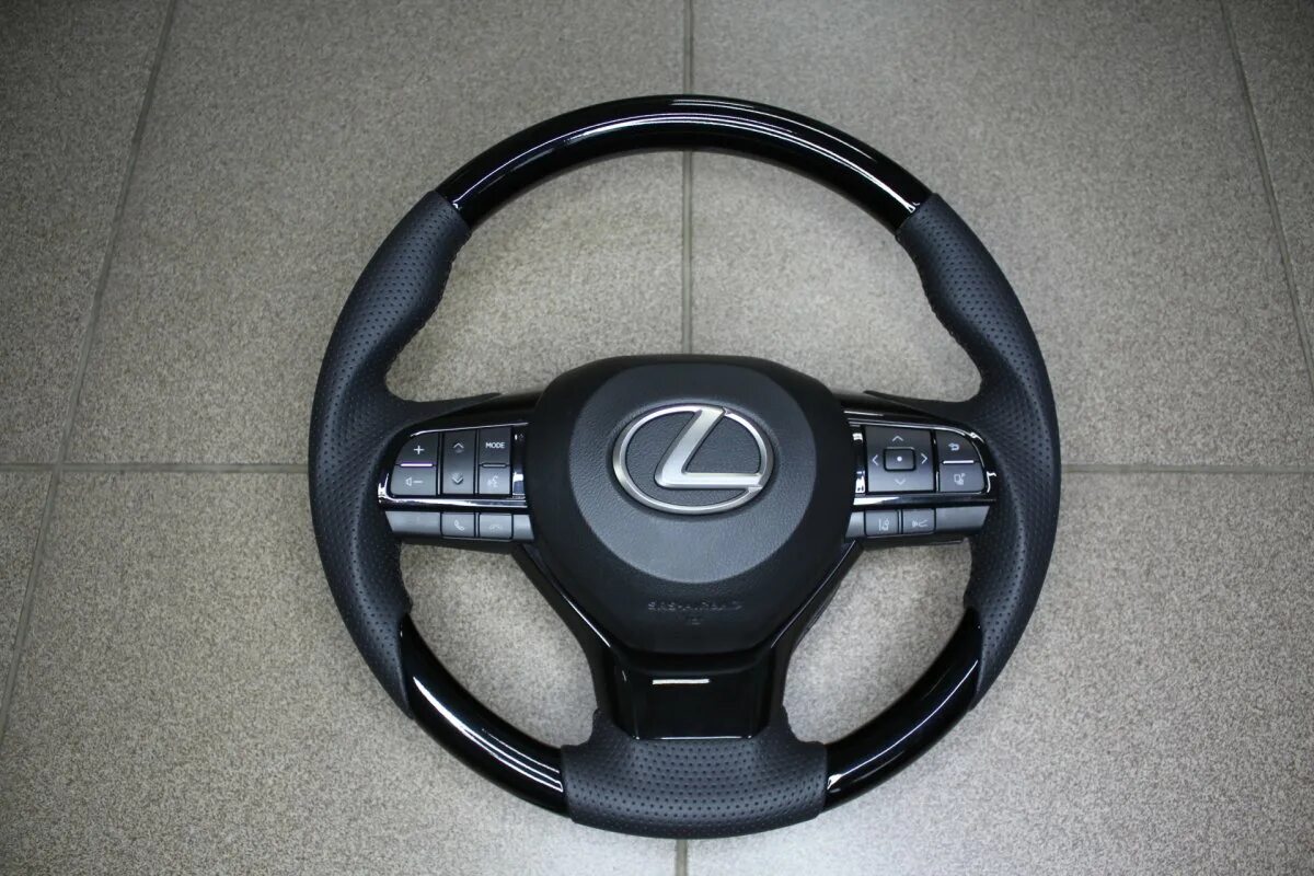 Руль lx570. Руль lx500 2022. Руль лексус 570. Алькантара руль lexus es350 2011. Руль лексус 570.