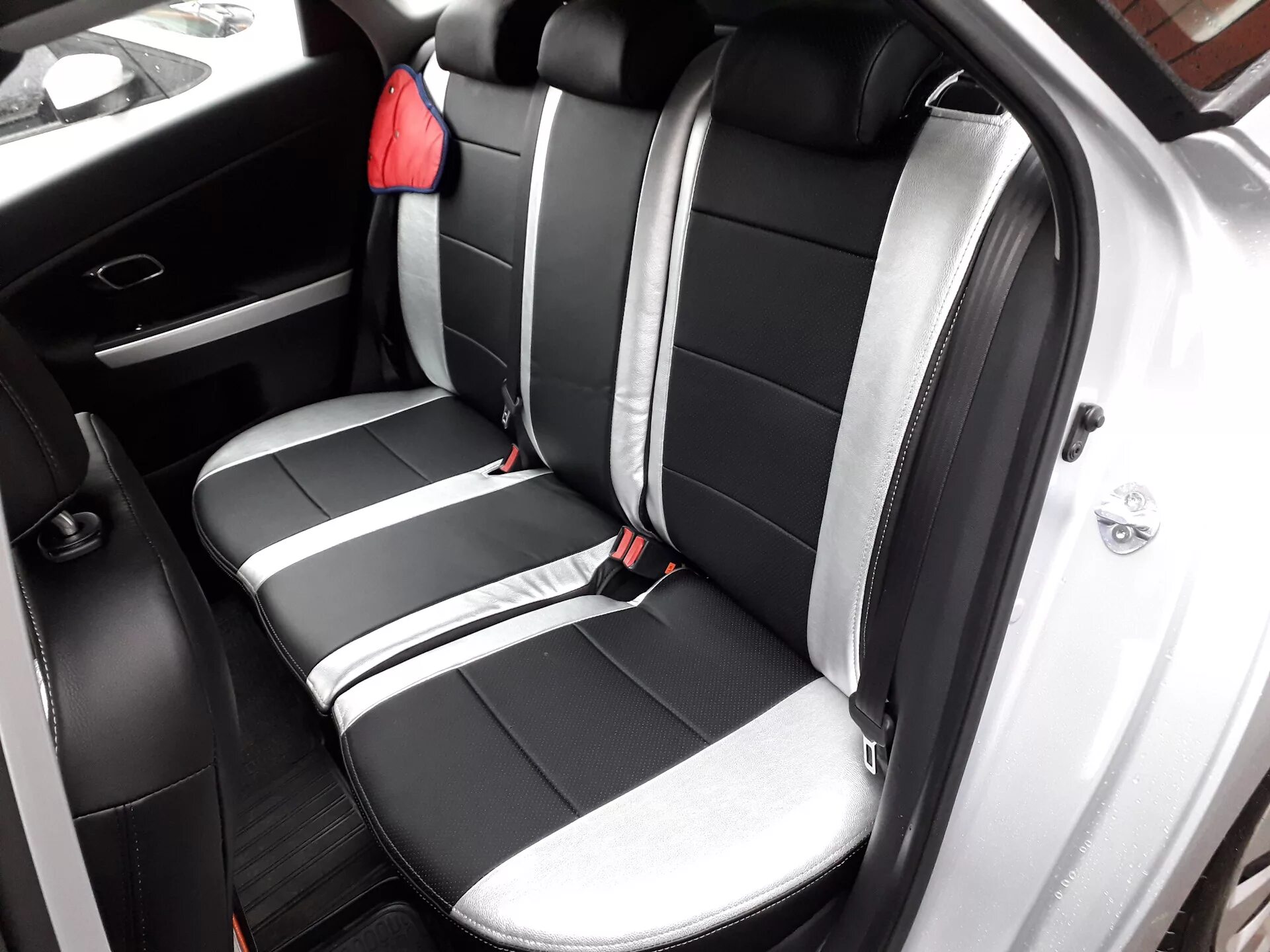 Обшивка сидений автомобиля. Nissan sentra каркасные чехлы. Чехлы на ниссан сентра 2014. Чехлы автопилот red. Чехлы на киа сид 1.