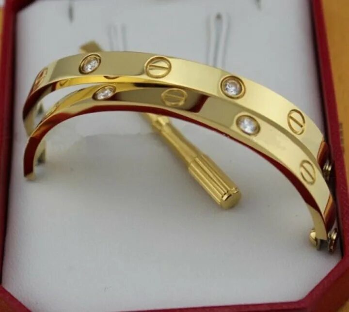 Браслет cartier купить. Браслет Картье. Браслет Картье 2022. Cartier Love Bracelet. Cartier Love золотой.