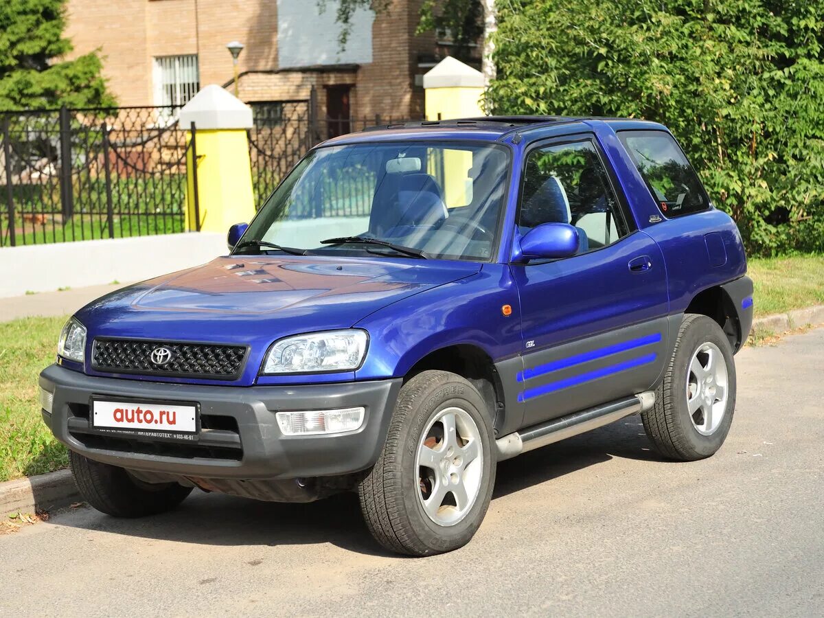 Первый рав. Toyota rav4 xa10. Toyota rav4 1999 3 дверный. Тойота рав 4 2000 года. Toyota rav4 1 поколение.