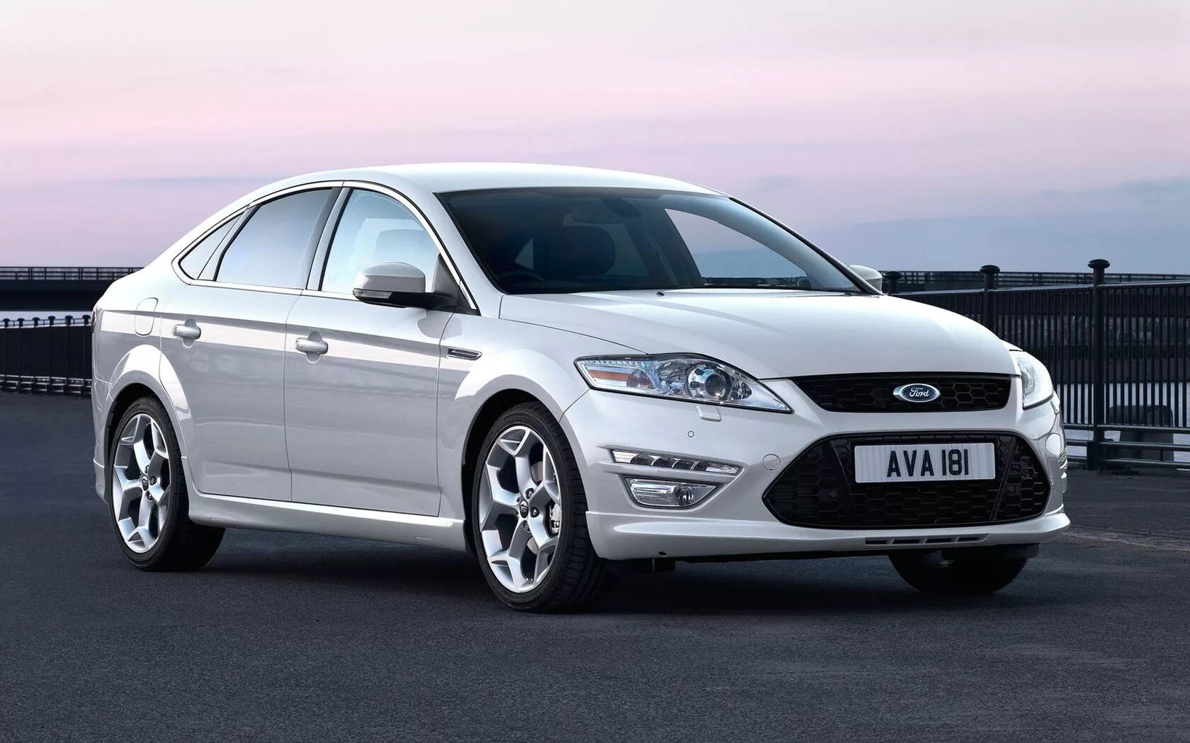 0 бензин. Ford mondeo 2013. Форд мондео 4 2010 года. Сколько ходит форд мондео. Форд мондео 4 рестайлинг.