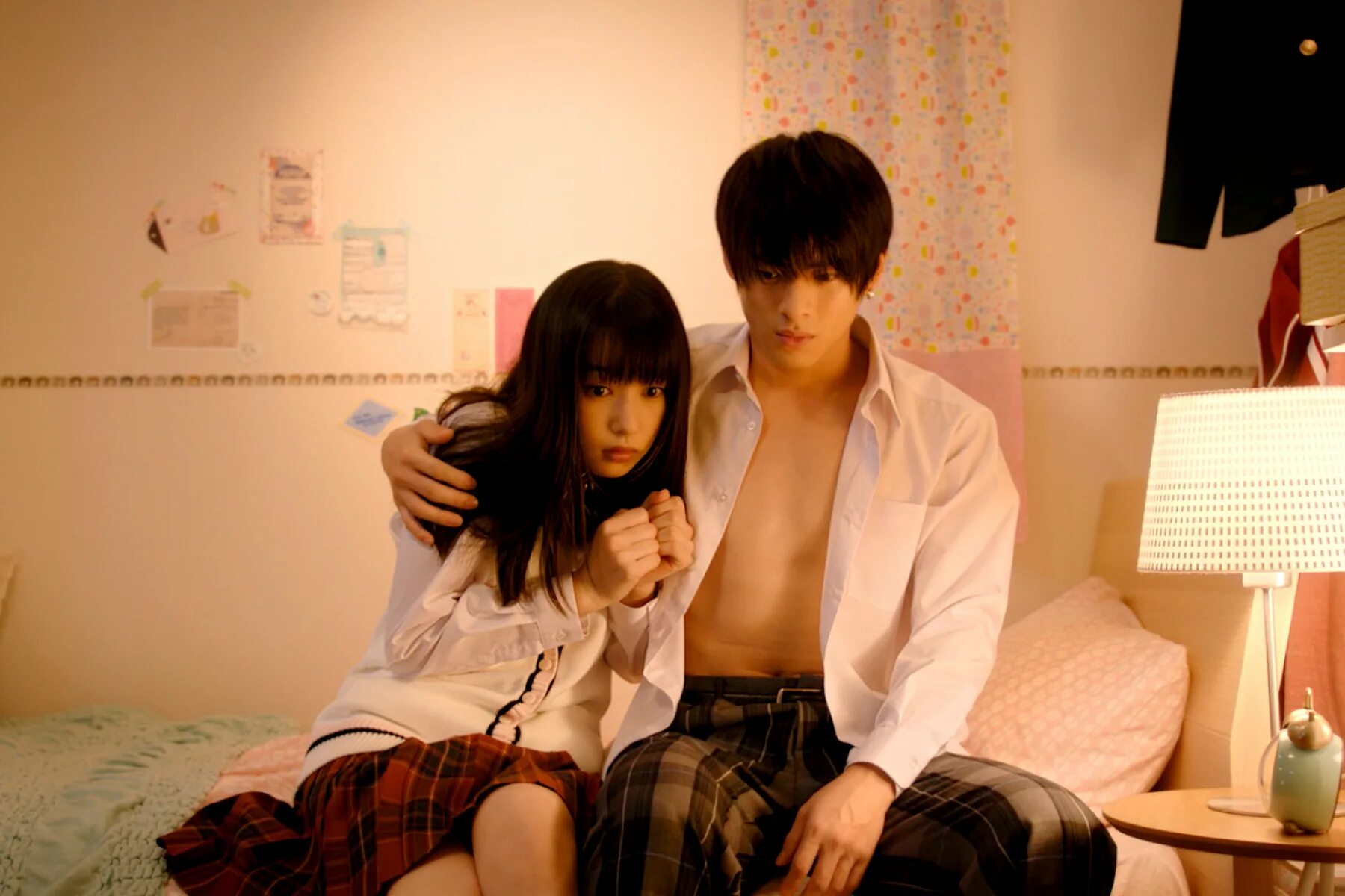 дорама соседка по комнате. японские танцевальные группы девушек. японские истории любви. фантомная любовь дорама. невинная история любви дорама 2018.