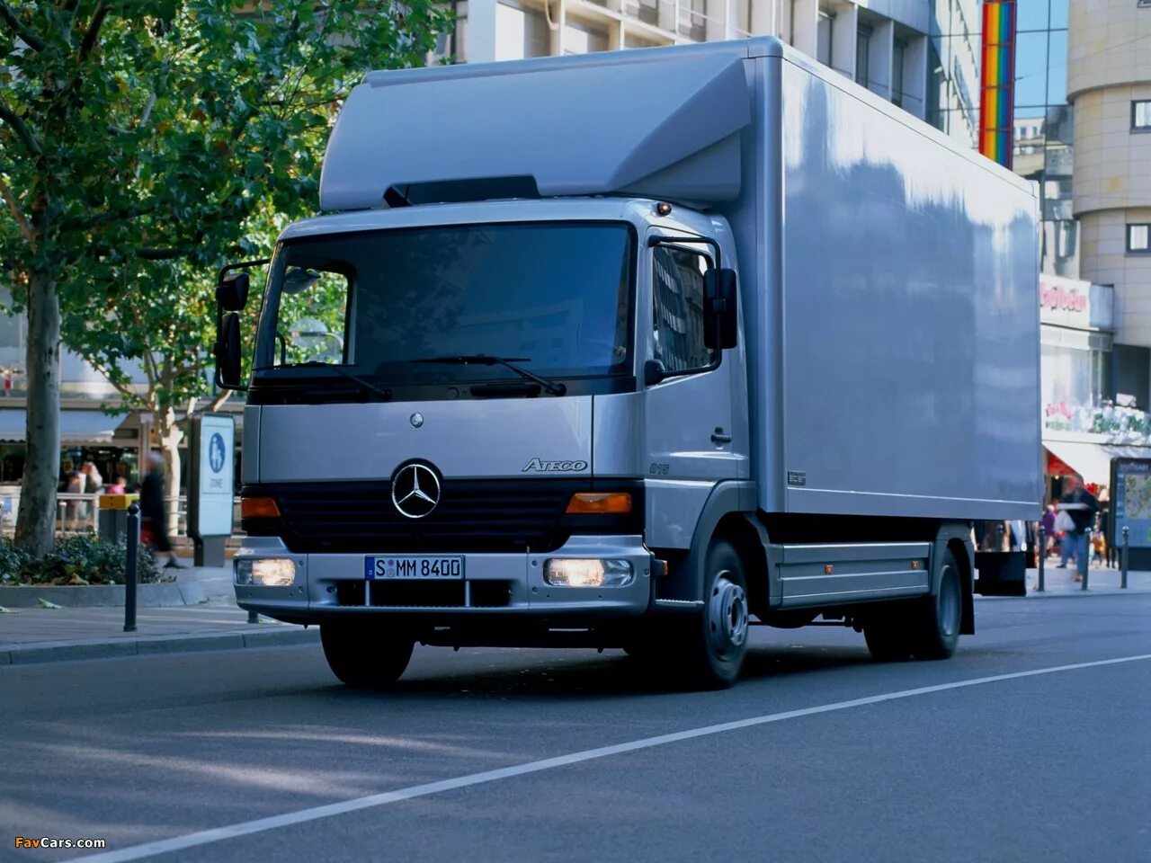 Купить фургон 5 тонн. Mercedes Atego 815. Мерседес Бенц Атего. Грузовой Мерседес Атего. Мерседес Атего 5.