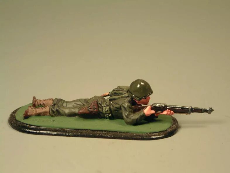 Лежать солдатиком. Позы для сна. Позы лежа для сна. Лежачие солдатики. Лежачие солдатики.