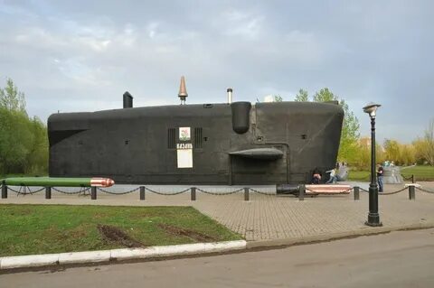 Памятник подводной лодке