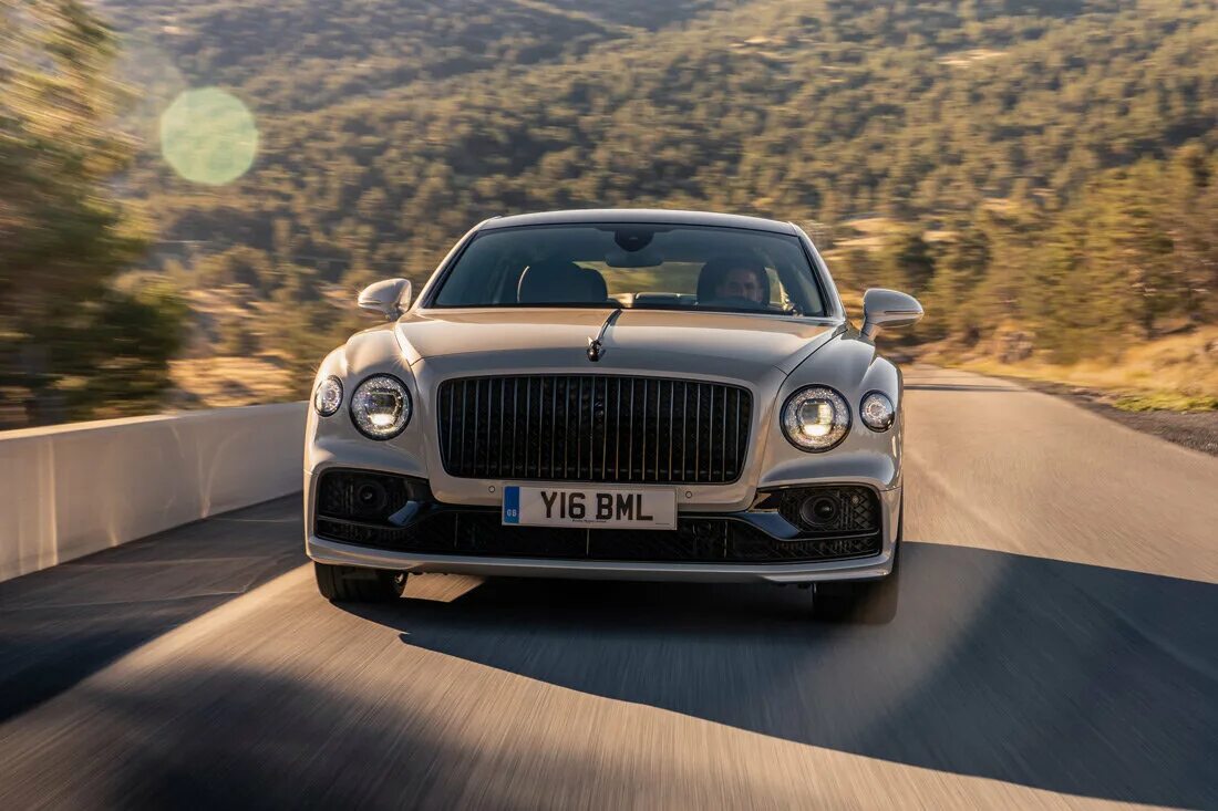 Bentley Flying Spur II. Bentley Flying. Bentley Flying Spur 2020. Bentley Continental Flying Spur 2019.