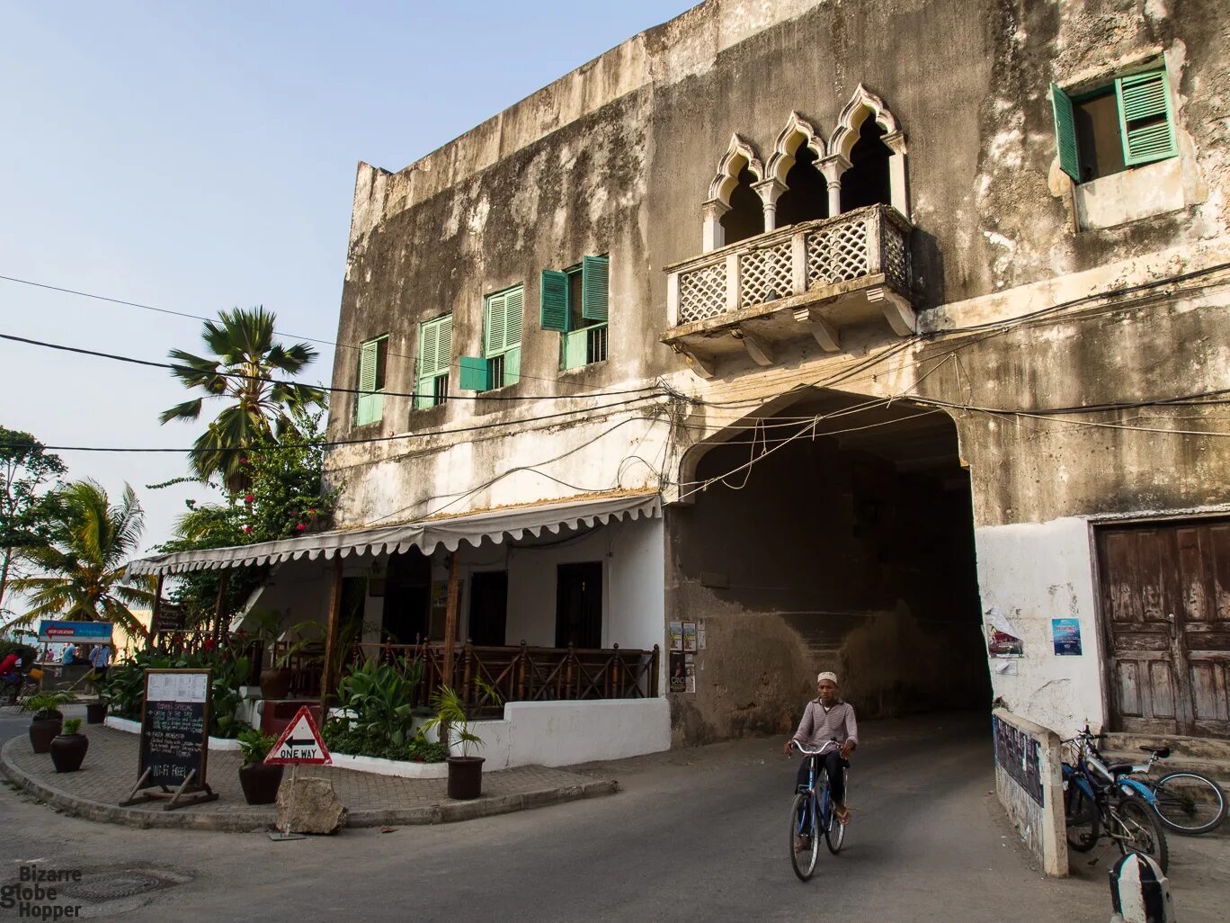 Г стоун. Старый форт стоун таун танзания. занзибар stone town. каменный город занзибара, танзания. столица занзибара стоун-таун.