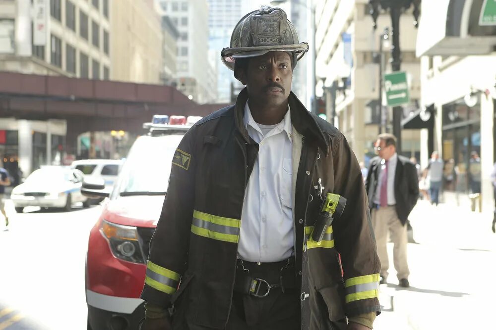Пожарная чикаго 5. Пожарные чикаго скорая. Chicago fire. Пожарная чикаго 5. Chicago fire.