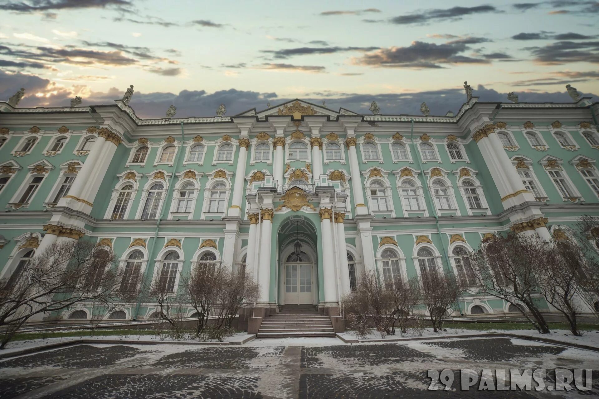 Дворец принадлежащий Петру. Дворец принадлежащий Петру 1. Дворец принадлежит принадлежит Петру.