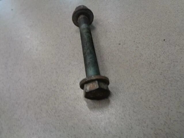 болт колёсный ауди а6. болт крепления задней балки ауди а4 б5. болт балки ауди а4. болт верхних рычагов ауди а4. болт колеса ауди а6 с5.