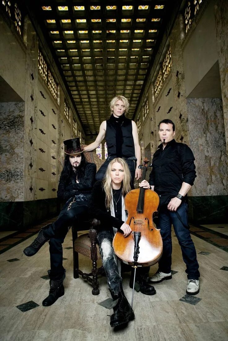 Включи апокалиптика. Apocalyptica. Апокалиптика группа. Апокалиптика солистка. Солист Apocalyptica.