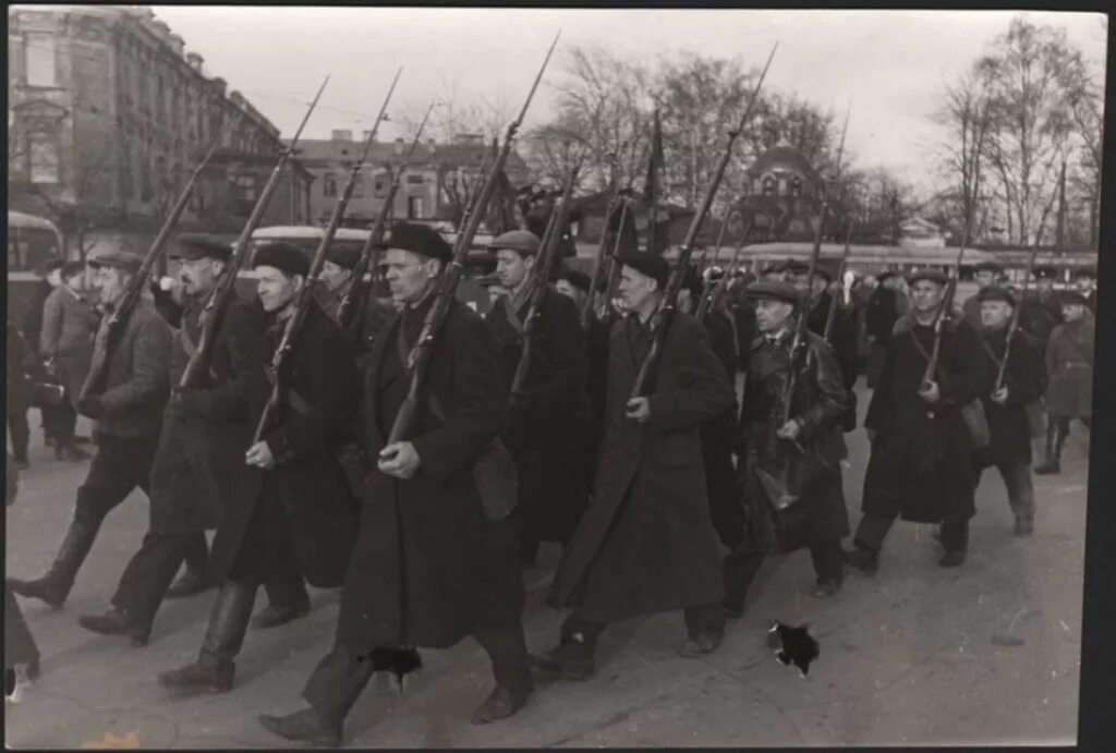 Народное ополчение ленинграда. Народное ополчение ленинграда в годы великой отечественной войны. Народное ополчение ленинграда. Народное ополчение ленинграда. Ополченцы 4 дивизия народного ополчения москвы.