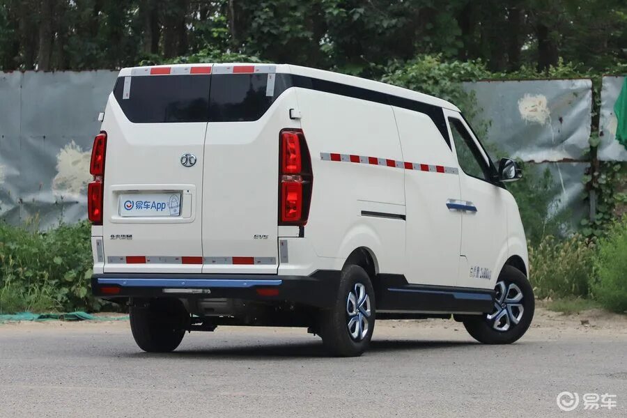 BAIC ev5. BAIC Weiwang m30 грузовой. JMC е630 китайский электрофургон. Changhe ev5.