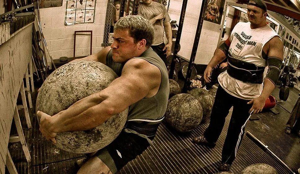 тяжелый физический труд. рабский труд на стройке. тяжелый труд. тяжелая работа. тяжелый физический труд.