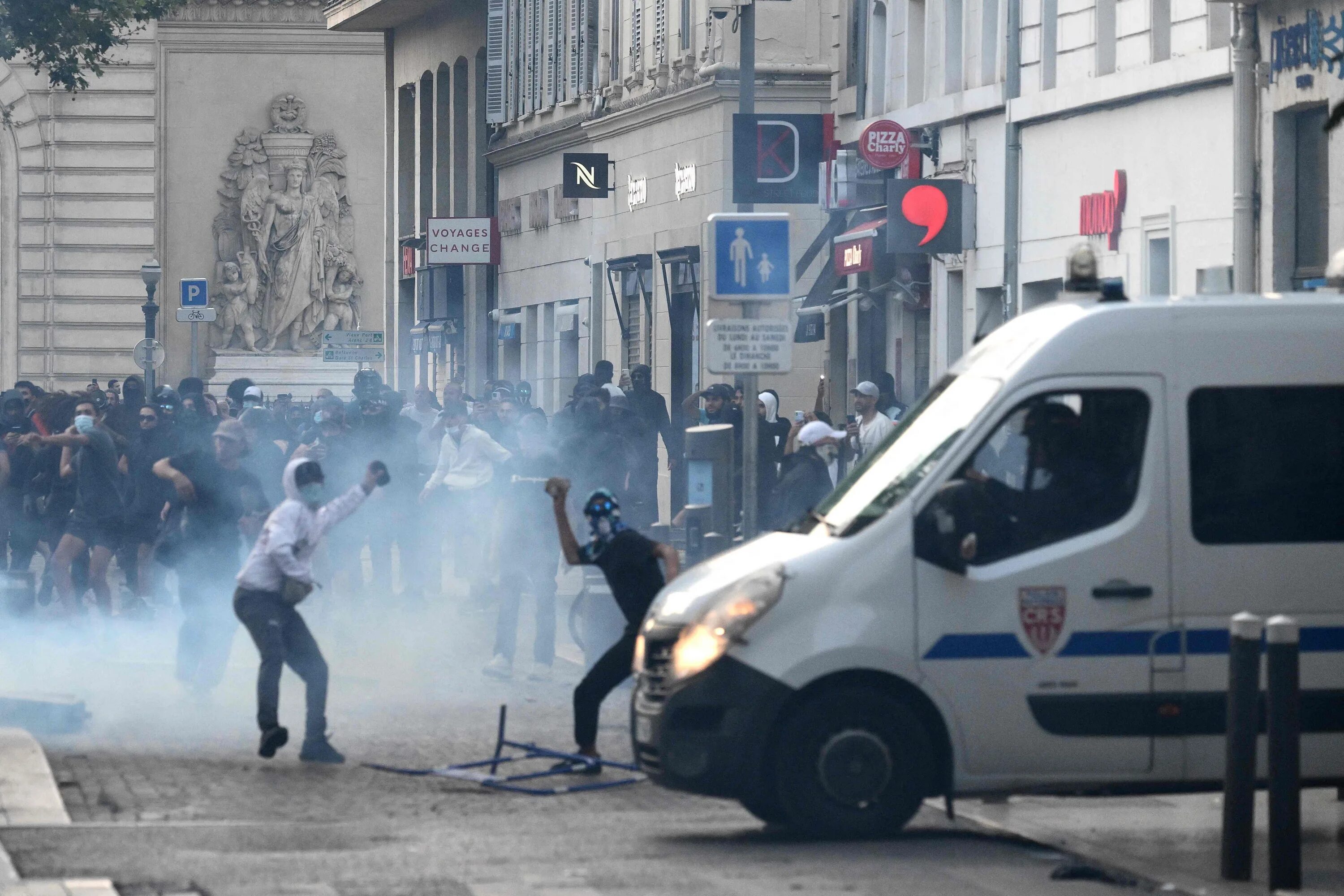 Погромы во Франции фоторепортаж. Протесты во Франции. Что случилось в париже 2024 год башня