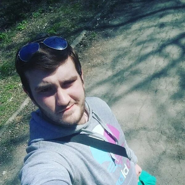 Толя 25 лет. Толя москва.