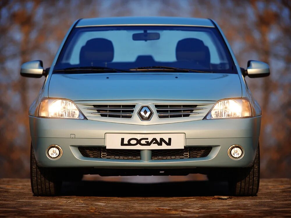 Логан морда. Renault logan 1. рено логан 2004. renault logan первого поколения. renault logan рено 2004.