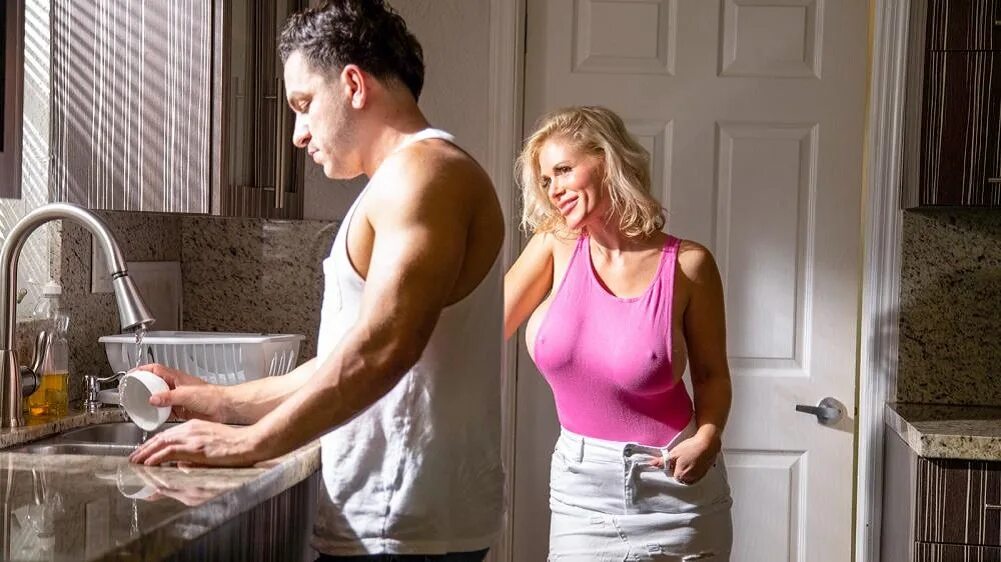 просмотр видео мачеха