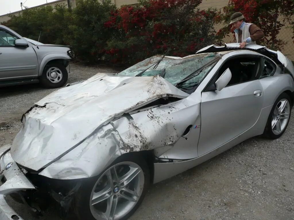 Z4 BMW crash. Разбитая БМВ 530i.
