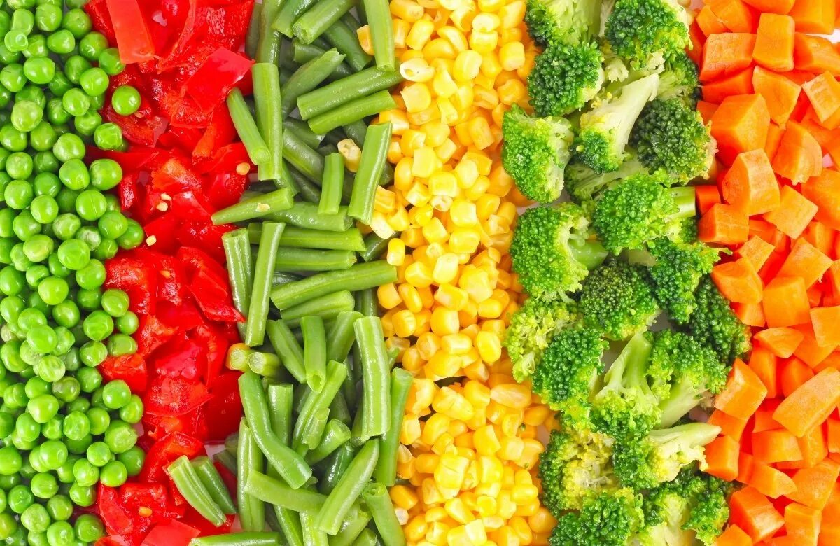 Заморозка овощей и фруктов. Свежезамороженные овощи. Заморозка овощей. Заморозка овощей и фруктов. Замороженные продукты.