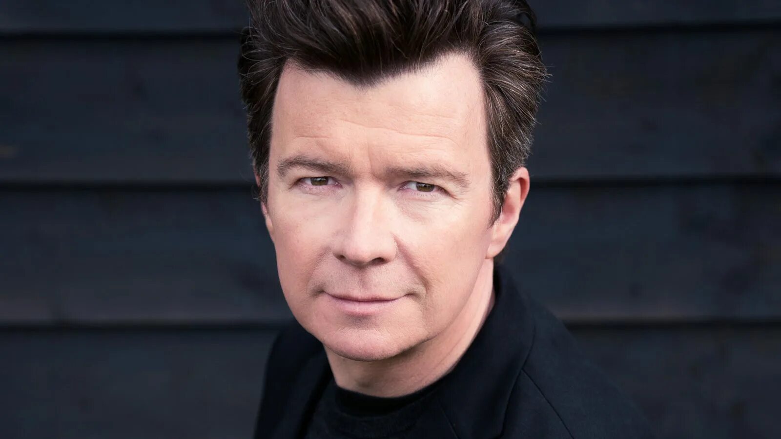 Gonna give you up rick astley. Rick astley сейчас. рик эстли never gonna give you up. rick astley beluga ава. рик эстли на пляже.