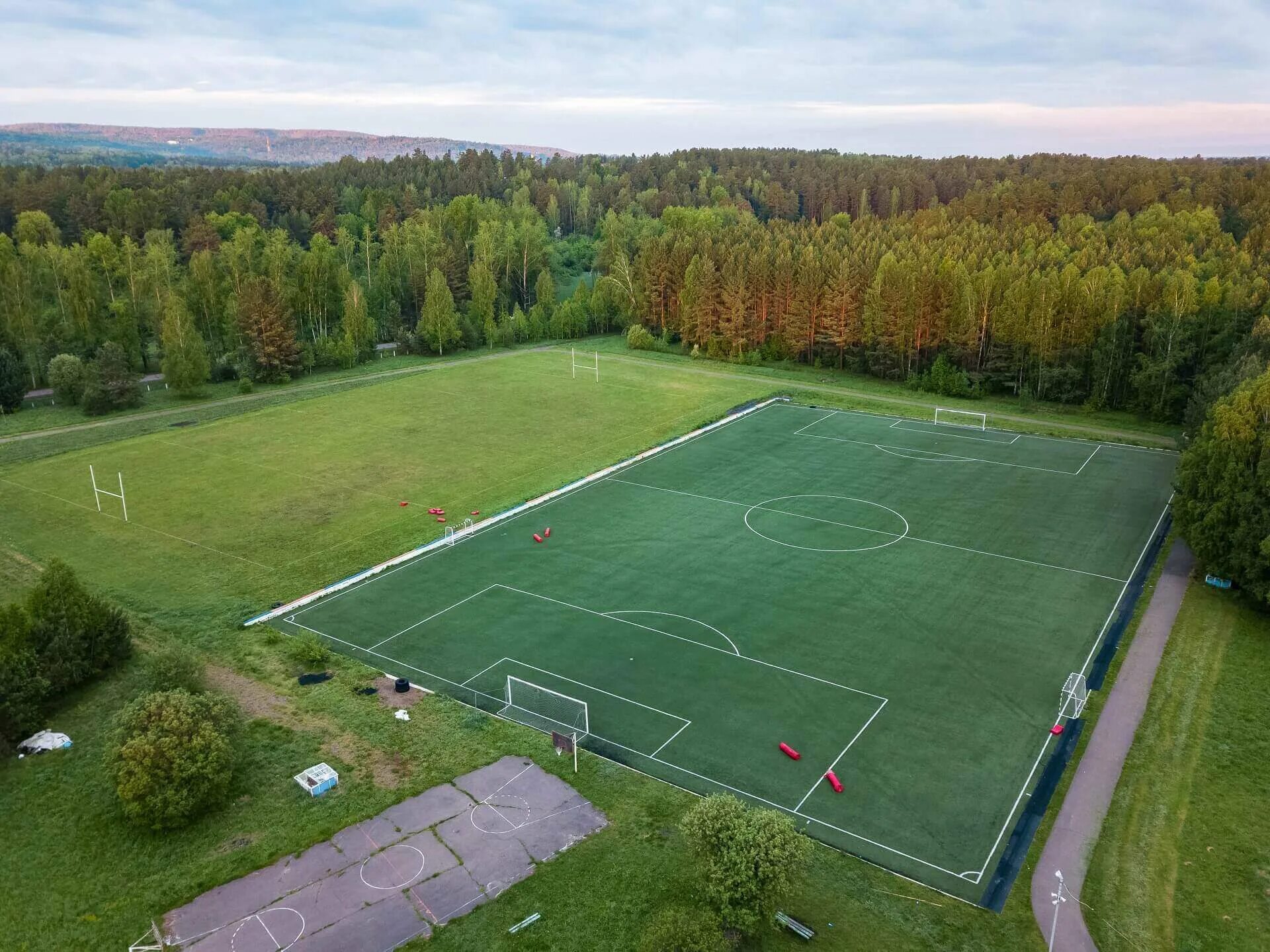 Лагерь факел Красноярский край Подгорный. Спортивно оздоровительная база факел Подгорный. Лагерь факел Подгорный Красноярский край поле. Лагерь факел поселок Подгорный.