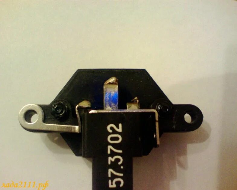 Рн ваз. Рн-4 регулятор напряжения ваз 2107. Реле-регулятор генератора 9333. Регулятор напряжения паджеро спорт мобилетрон. Регулятор напряжения ваз 121.