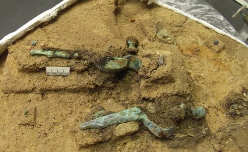 гнездово курганы находки. археологические исследования. археологическая находка в гнёздово смоленск. кп-125 полевая кухня. консервация в археологии.