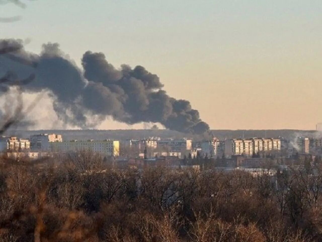 Курск новости сегодня происшествия обстрел последние. Курск обстрел. Пожар на аэродроме в Курске. Курск сегодняшний обстрел. Удар по Курску.