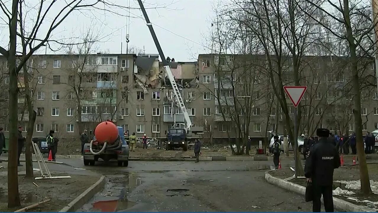 Взрыв газа в Ступино 11.04.2022. Взрыв газа в Ступино 2022. Ступино взорвался дом 2022. Ступино 11 апреля 2022 взорвался дом. Все кто выйдет на улицу погибнет