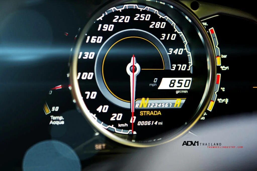 Сколько разгоняется ламборгини. Ламба максимальная скорость. Сколько разгоняется ламборгини. Спидометр ламборгини венено. Максимальная скорость ламборджини.