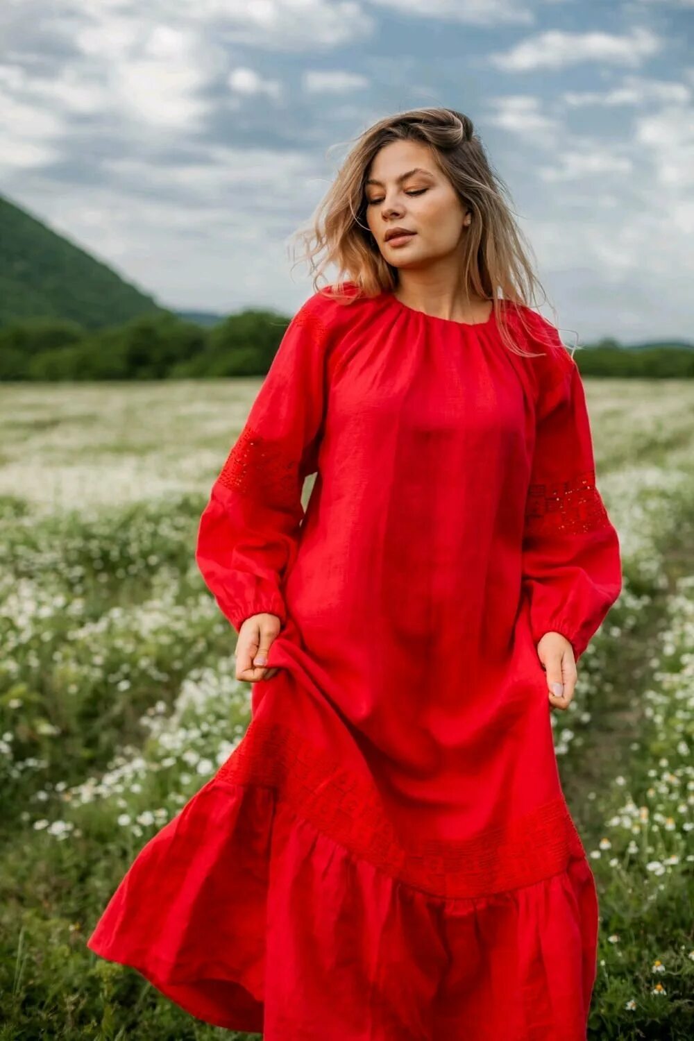 Платье Вест Радиваска лён. Красное льняное платье. Льняное платье в русском стиле. Платье из льна в народном стиле.