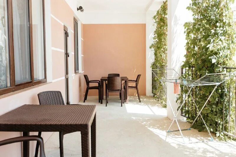 Судак улица южнобережная 92/94. Гостевой дом алим судак ул. Эдие 3 россия судак. Судак гостевой дом сайт. Судак южнобережная 48.