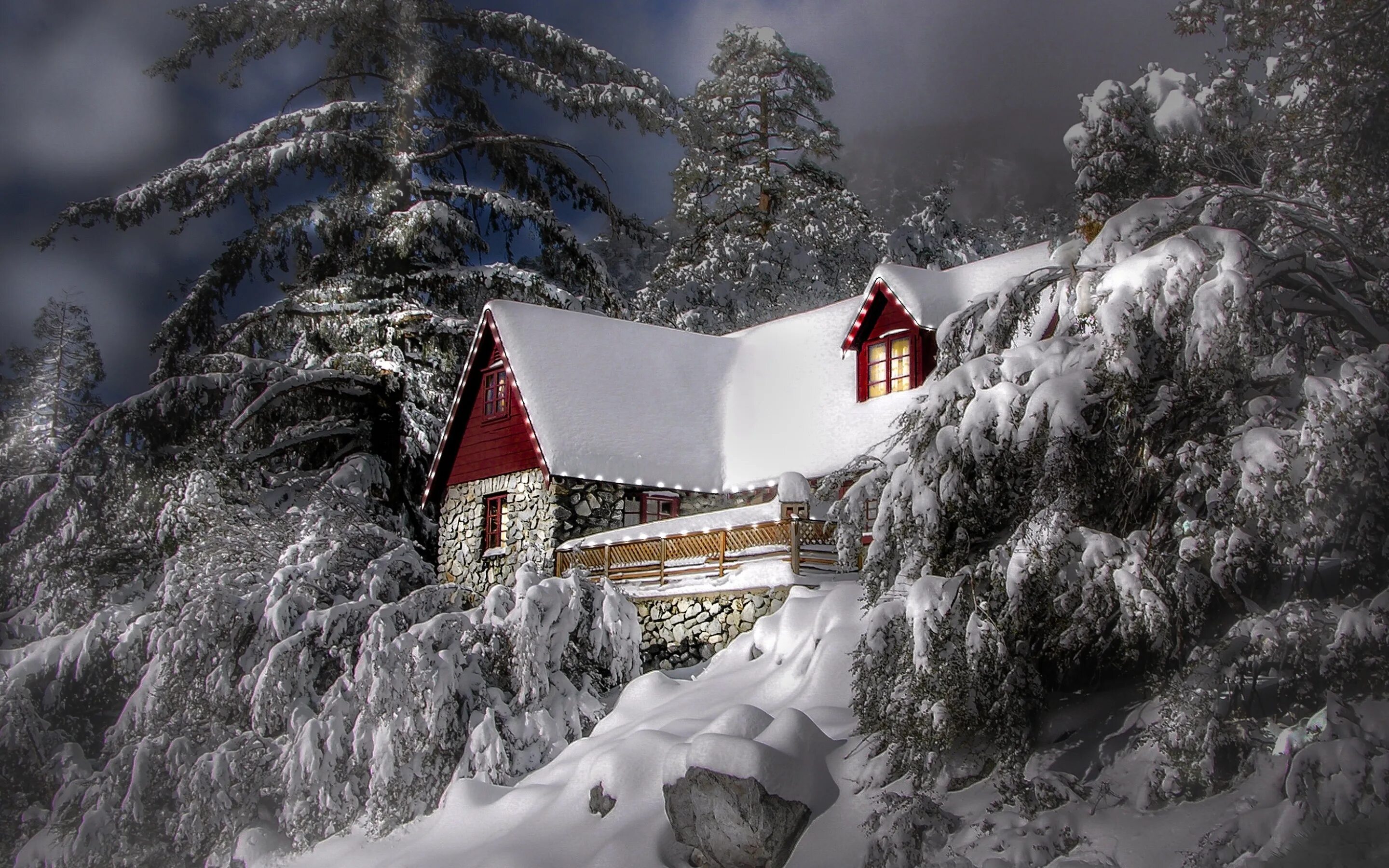 Заснеженный домик. Домик в зимнем лесу. Красивый зимний домик. Новогодний пейзаж. Снегом укрыты дома
