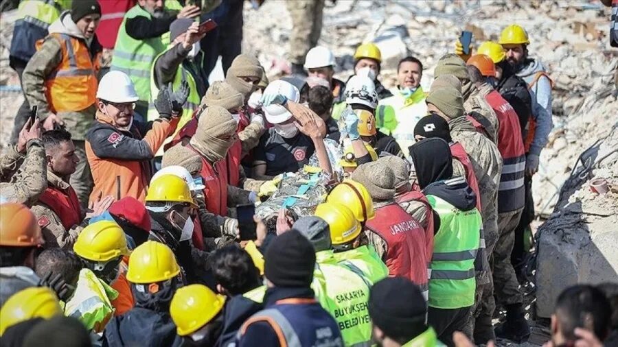 Киргиз спас. Спасенные в Турции после землетрясения.