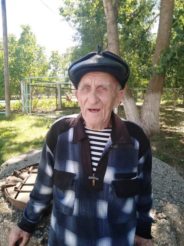 Дед терять. Пропал дедушка. потерялся дед.